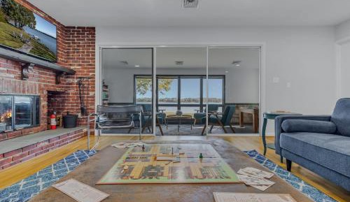 Four-Bedroom Holiday Home