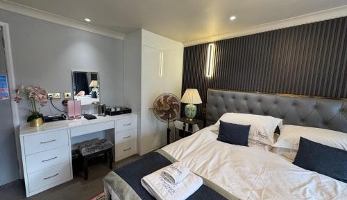 King Room with Mountain View