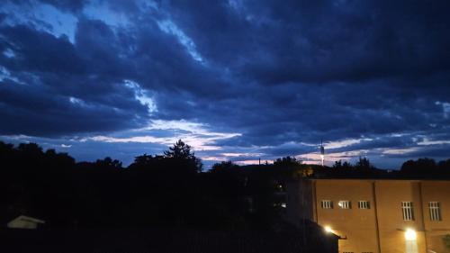 Deluxe One-Bedroom Apartment