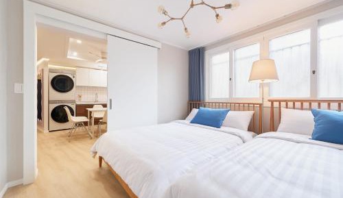 Three-Bedroom Deluxe Apartment