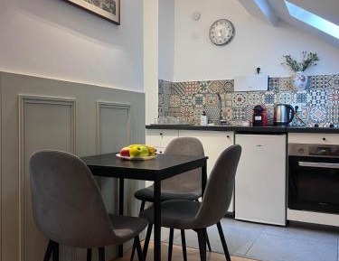 One-Bedroom Apartment with Balcony