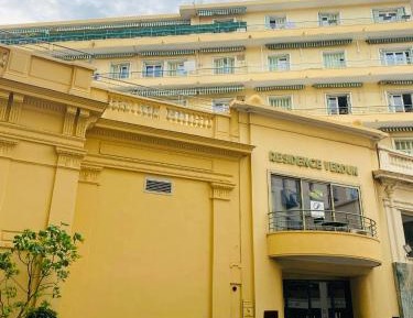 King Studio with Sofa Bed