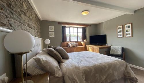 Deluxe Double Room with Shower