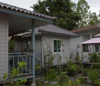 Bungalow with Garden View