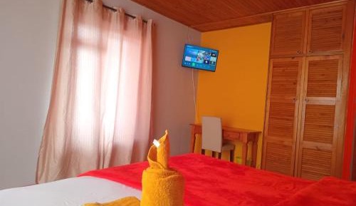 Deluxe Queen Suite