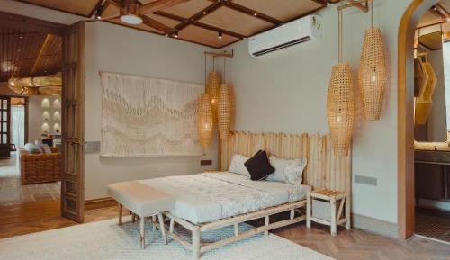 Bungalow with Patio
