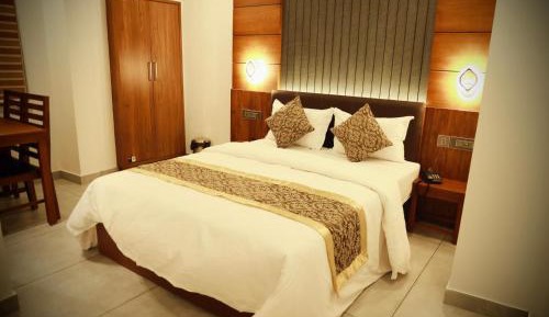 Deluxe Double Room (2 Adults + 1 Child)