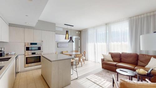 Three-Bedroom Apartment with Balcony