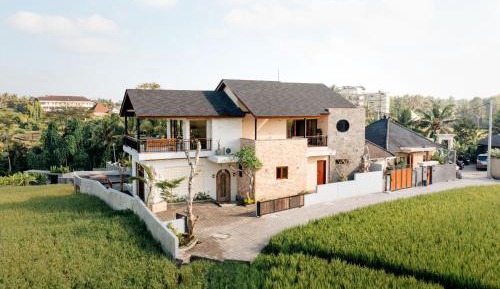 Villa with Garden View