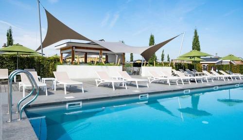 Three-Bedroom Holiday Home 