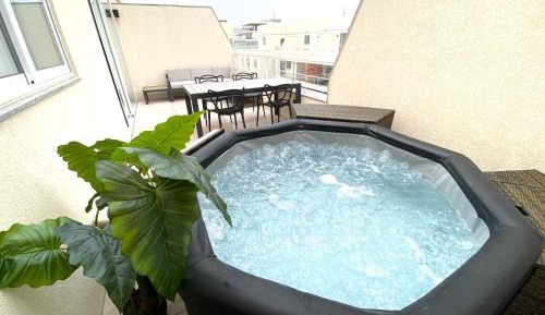 One-Bedroom Apartment with Spa Bath