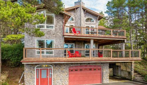 Four-Bedroom Holiday Home