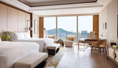Deluxe Twin Beds City View Room