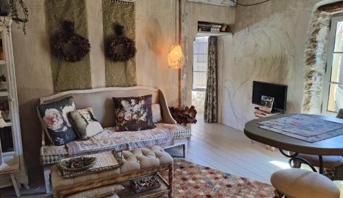 Apartment with Garden View