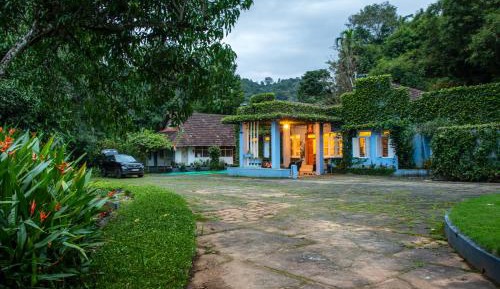 Deluxe Double Room (2 Adults + 1 Child)