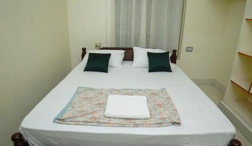 One-Bedroom Apartment with Terrace