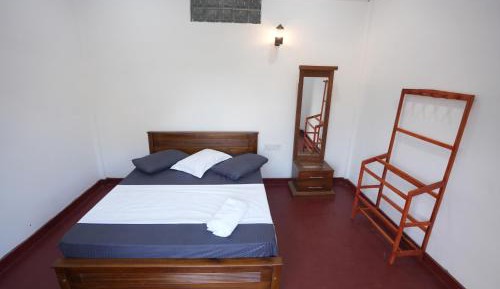 Standard Single Room with Shared Bathroom