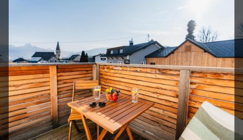 One-Bedroom Apartment with Balcony and Mountain View  