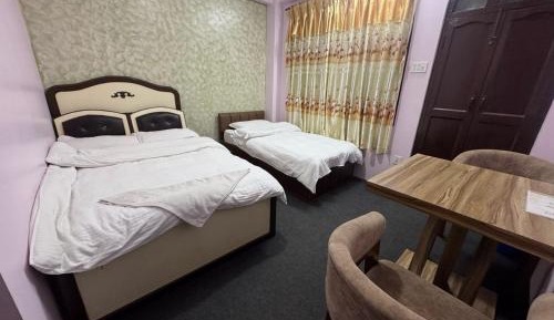 Deluxe Double Room (2 Adults + 1 Child)