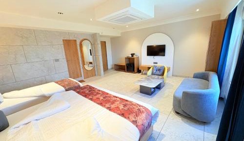 Luxury Triple Room