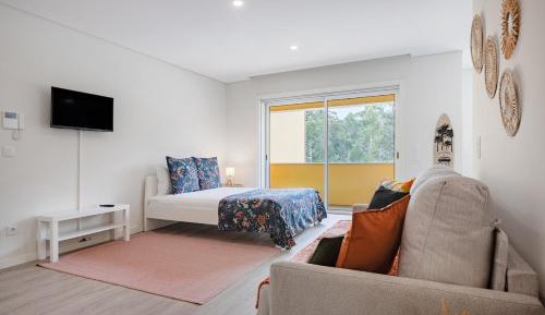 Studio Apartment with One Double Bed