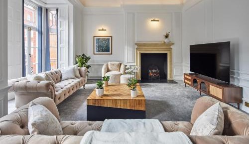 Three-Bedroom Deluxe Apartment