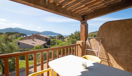 Superior One-Bedroom Apartment