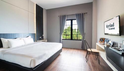 Superior King Room