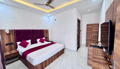Deluxe King Room