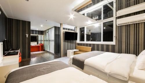 Double Room 6