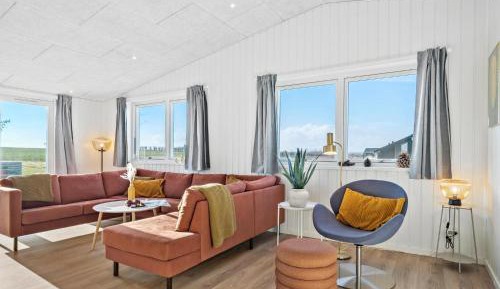 Five-Bedroom Holiday Home