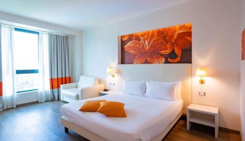 Executive Room with Park and Pool View