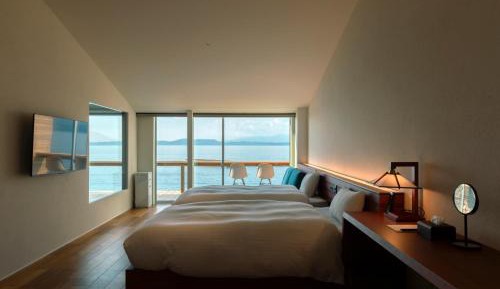 Twin Room with View
