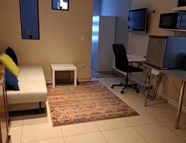 Deluxe Studio