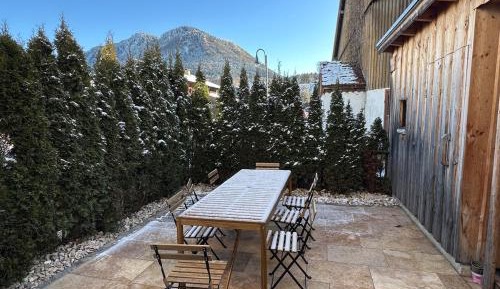 Apartment with Mountain View