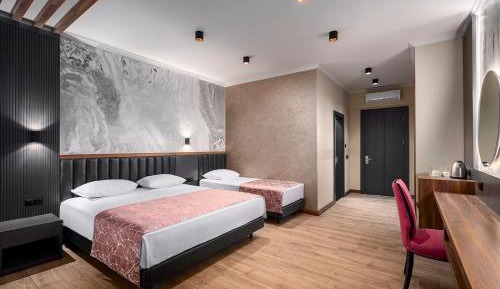 Room #1302674505