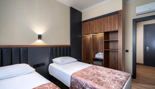 Room #1302674503