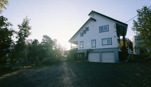 Five-Bedroom House - Non-Smoking
