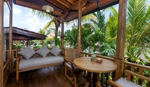 One-Bedroom Wooden  Suite