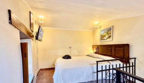 One-Bedroom Apartment - Split Level
