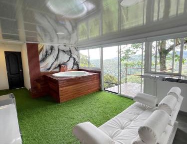 Suite with Mountain View