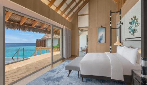 One-Bedroom Villa with King and Sofa Bed