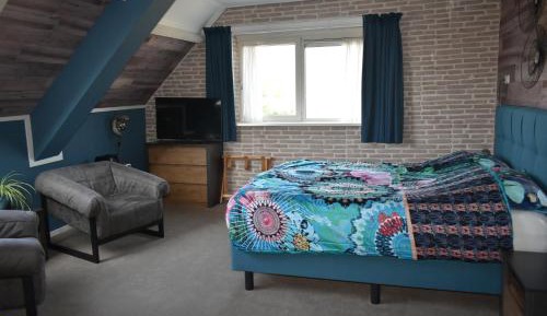 Suite with Garden View