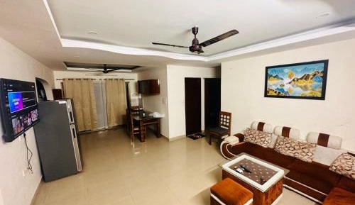 Three-Bedroom Premium Apartment with Balcony
