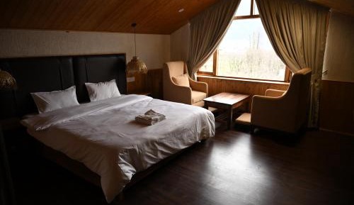 King Room with Mountain View