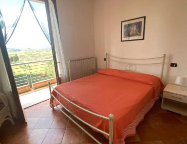 One-Bedroom Apartment with Balcony