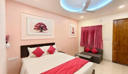 Queen Room with Pool View