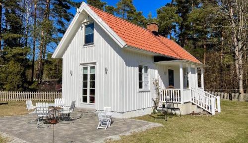 One-Bedroom Holiday Home