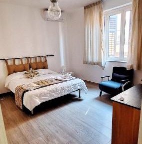 Deluxe Room (2 Adults + 1 Child)