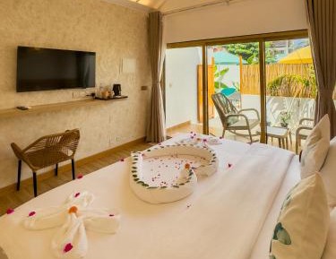 Deluxe Double or Twin Room with Balcony